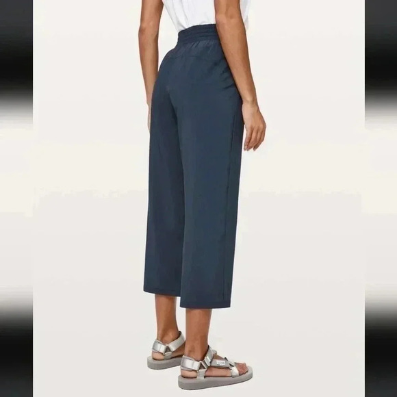 Lululemon Wanderer CropTrue Navy - Picture 3 of 8
